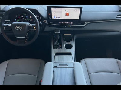 2025 Toyota Sienna XLE 8-Passenger