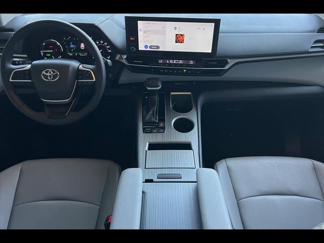 2025 Toyota Sienna XLE 8-Passenger
