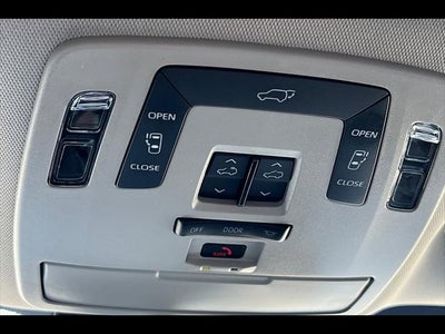 2025 Toyota Sienna XLE 8-Passenger