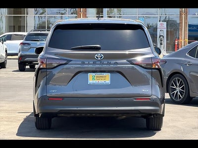 2025 Toyota Sienna XLE 8-Passenger