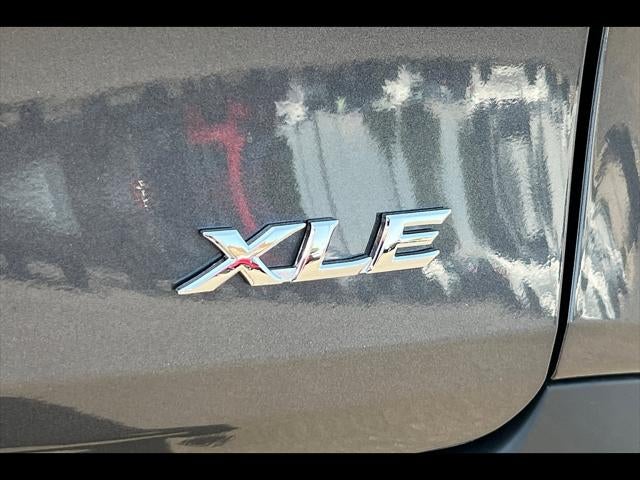2025 Toyota Sienna XLE 8-Passenger