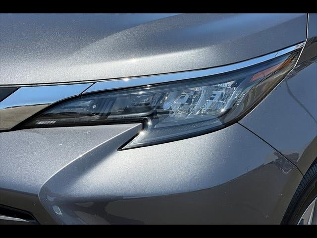 2025 Toyota Sienna XLE 8-Passenger