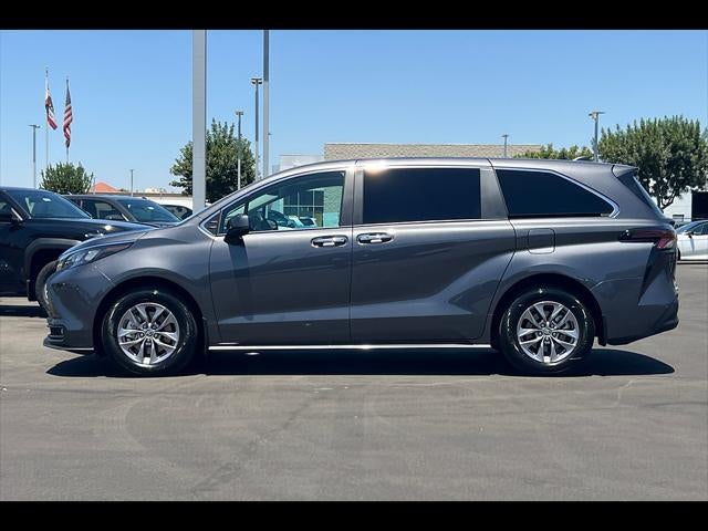 2025 Toyota Sienna XLE 8-Passenger