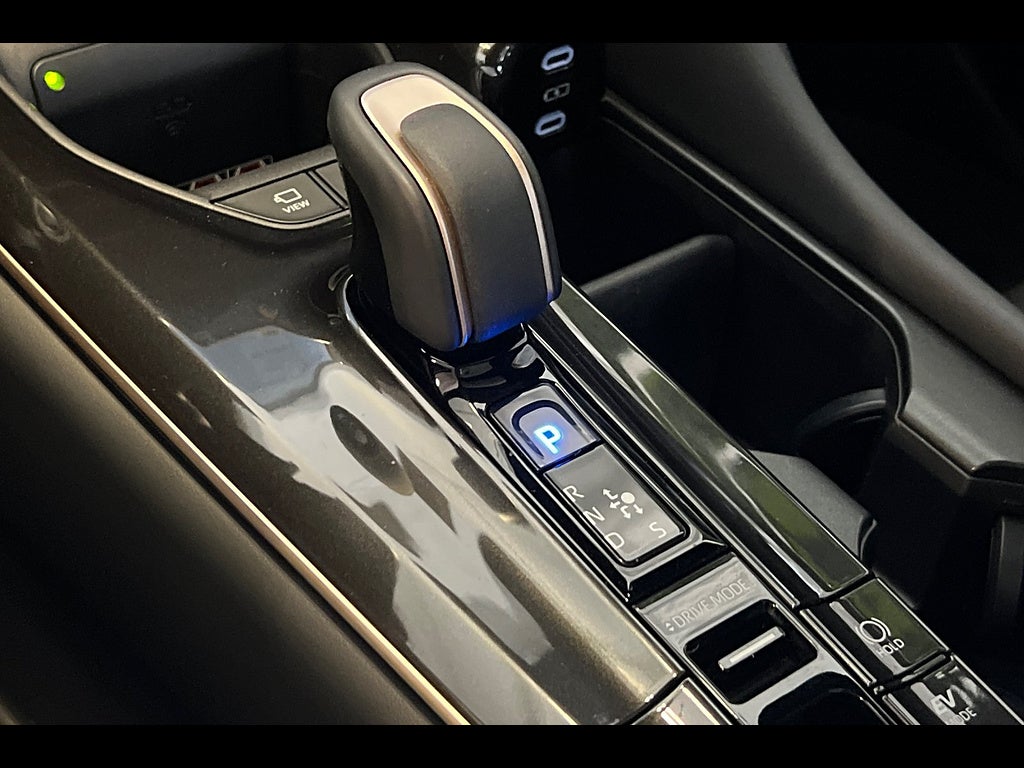 2025 Toyota Crown Signia Limited
