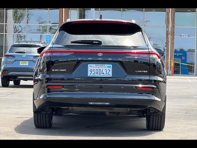 2025 Toyota Crown Signia Limited