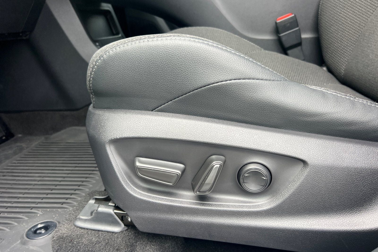 2025 Toyota bZ4X XLE