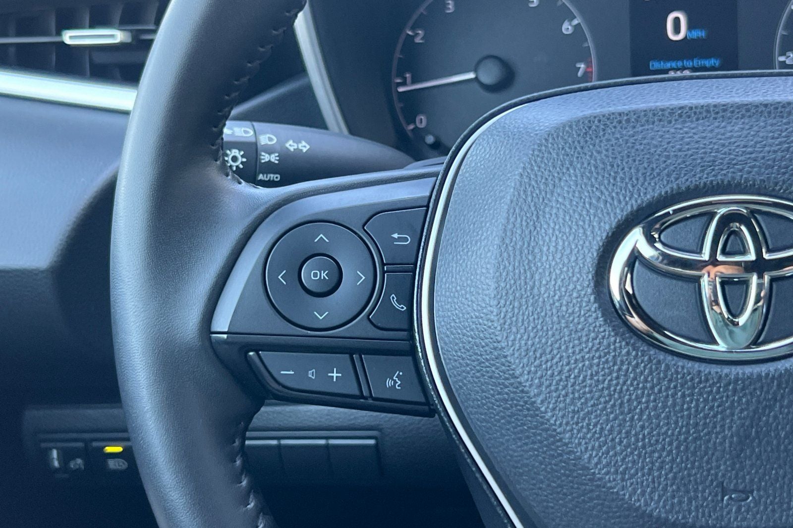 2023 Toyota Corolla Hatchback SE