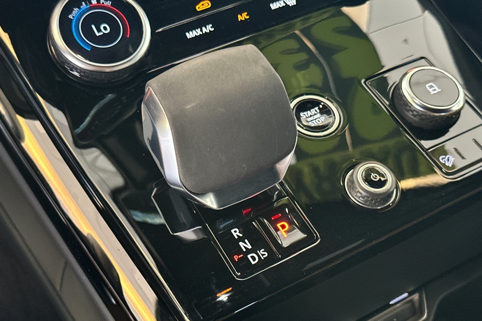 2023 Land Rover Range Rover Sport SE