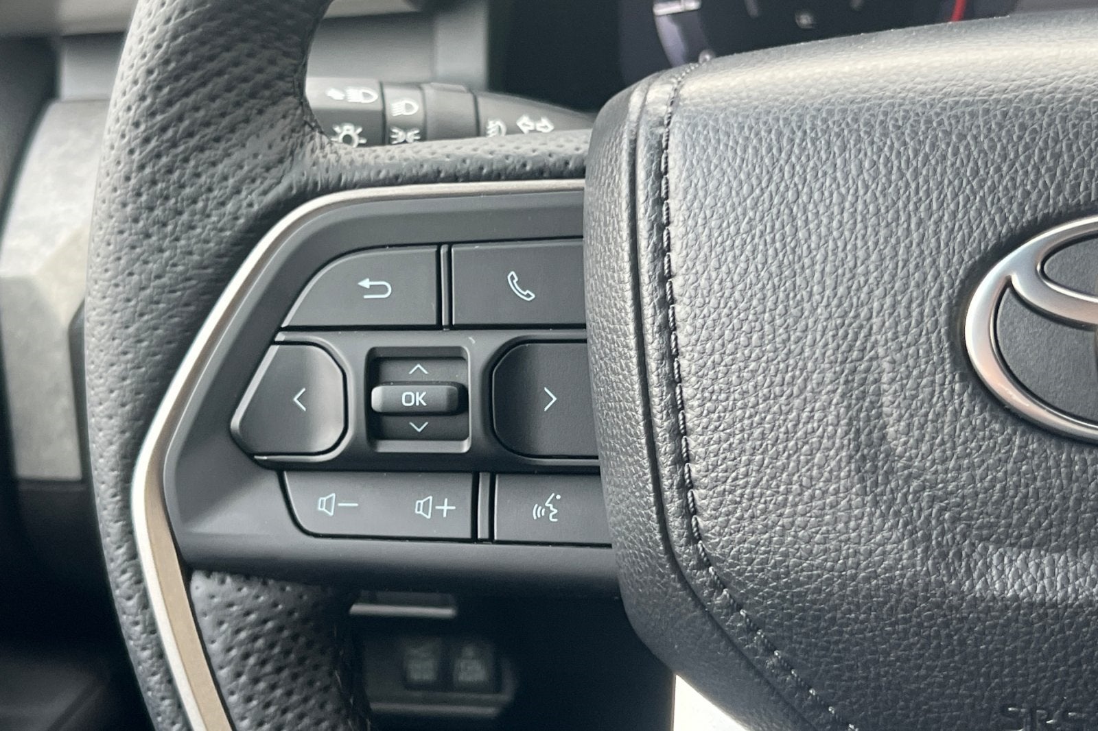 2025 Toyota Tacoma i-FORCE MAX Trailhunter