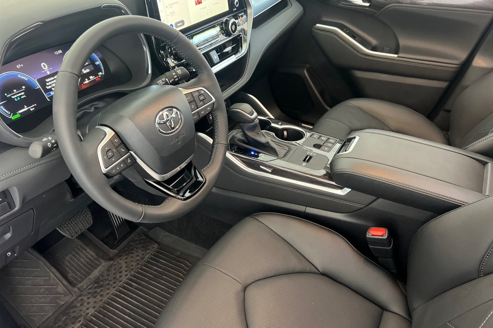2026 Toyota Highlander Hybrid Platinum
