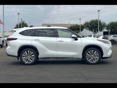 2026 Toyota Highlander Hybrid Platinum