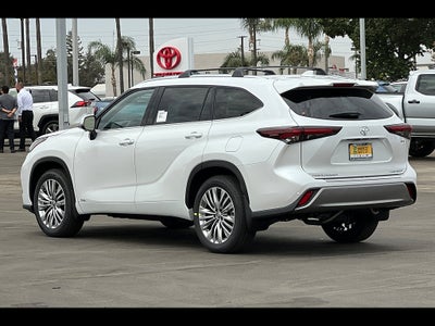 2026 Toyota Highlander Hybrid Platinum