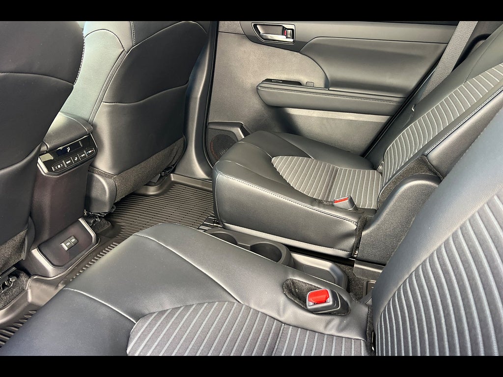 2026 Toyota Highlander XSE