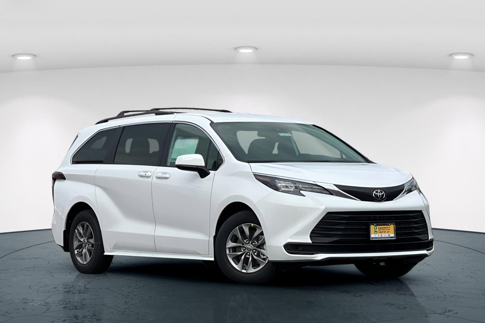 2026 Toyota Sienna LE 8 Passenger