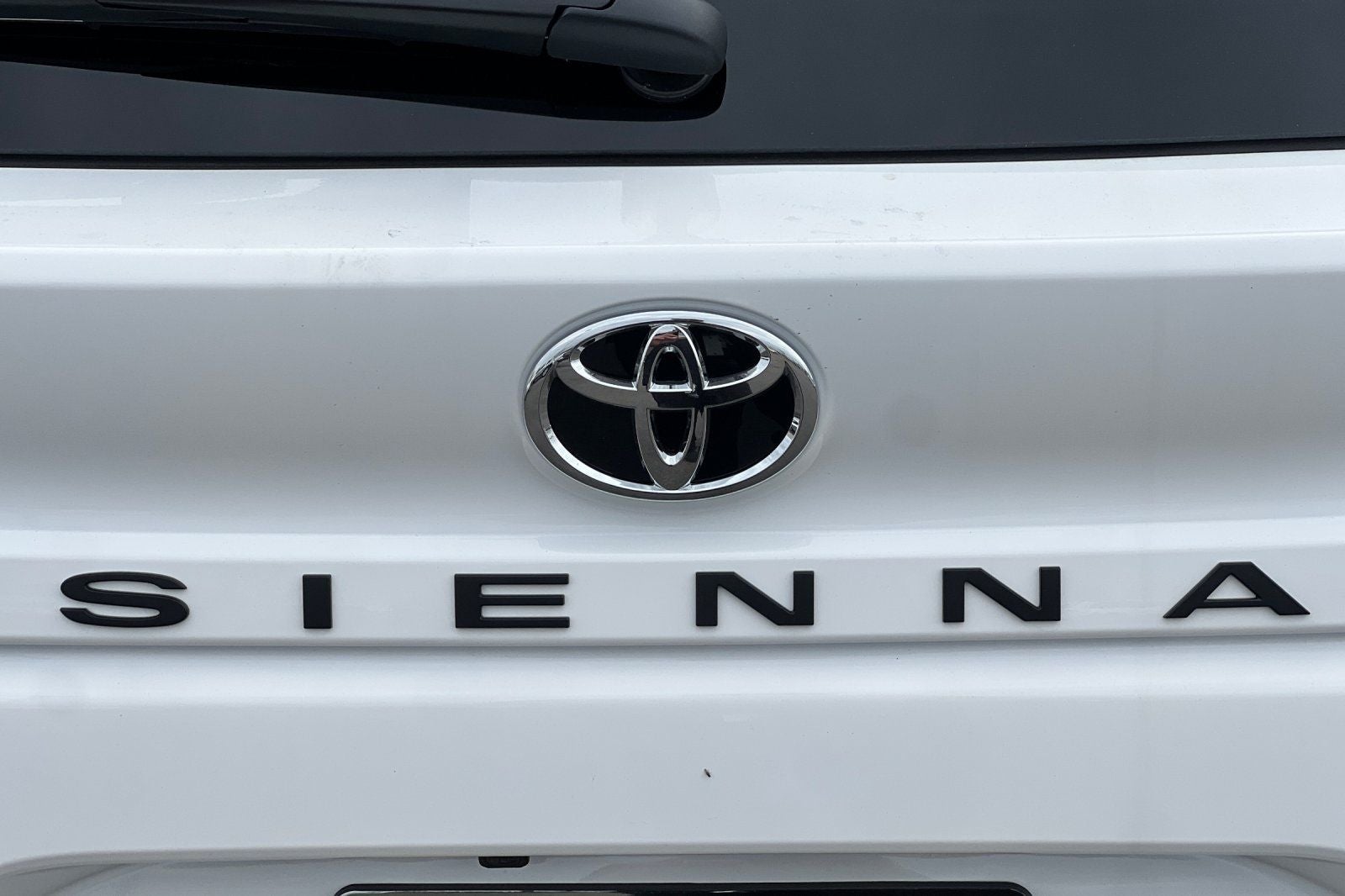 2026 Toyota Sienna LE 8 Passenger