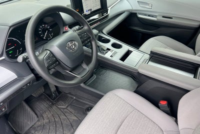 2026 Toyota Sienna LE 8 Passenger