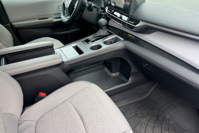 2026 Toyota Sienna LE 8 Passenger