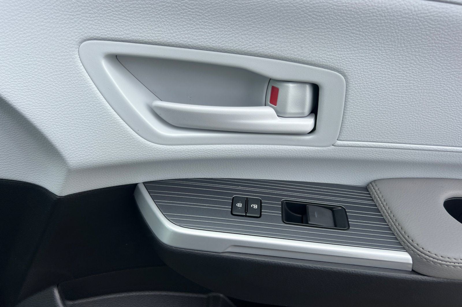 2026 Toyota Sienna LE 8 Passenger