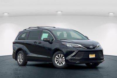 2026 Toyota Sienna LE 8 Passenger