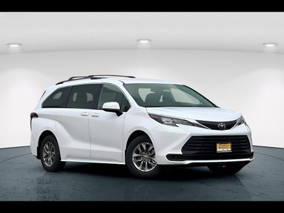 2026 Toyota Sienna LE