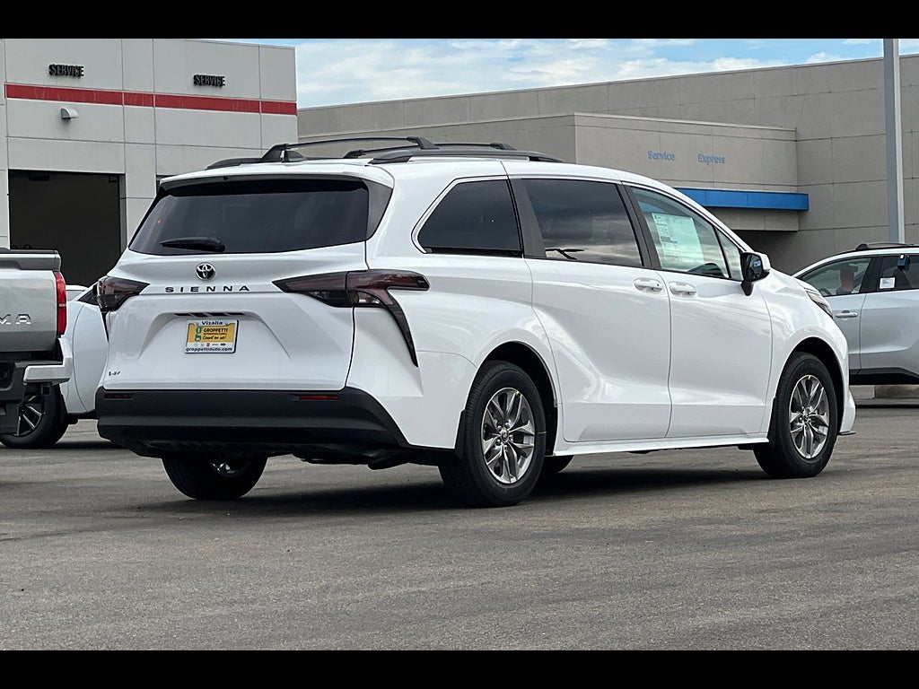 2026 Toyota Sienna LE