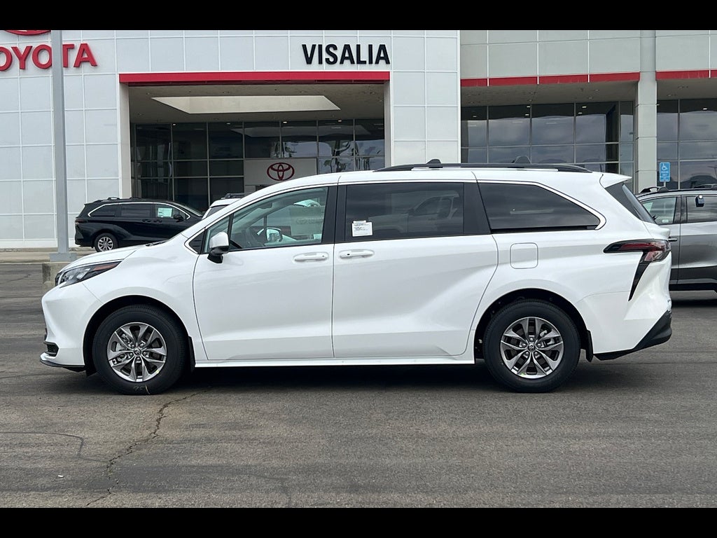 2026 Toyota Sienna LE