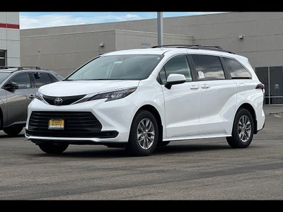 2026 Toyota Sienna LE