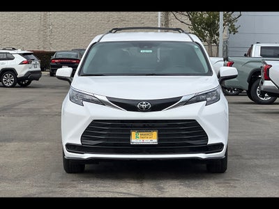 2026 Toyota Sienna LE