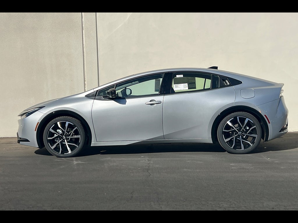 2027 Toyota Prius Plug-in Hybrid XSE Premium