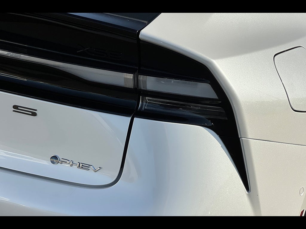 2027 Toyota Prius Plug-in Hybrid XSE Premium