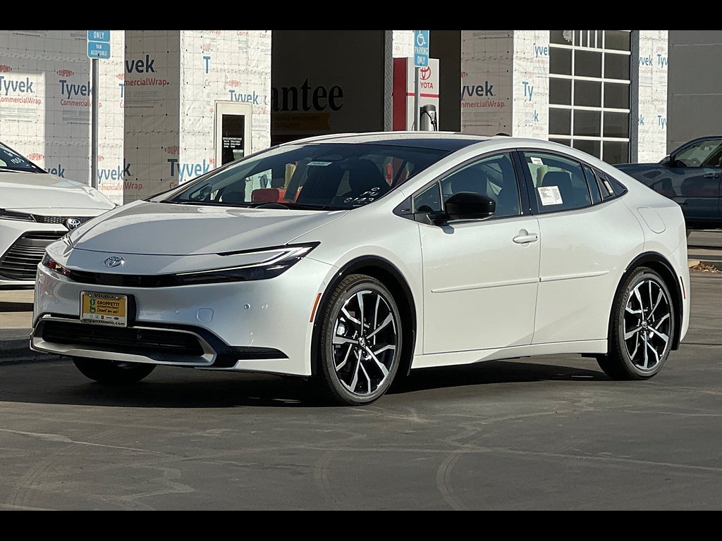 2027 Toyota Prius Plug-in Hybrid XSE Premium