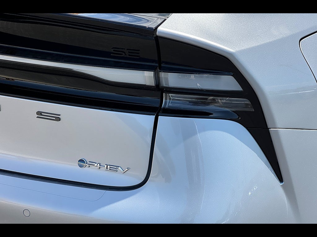 2026 Toyota Prius Plug-in Hybrid SE