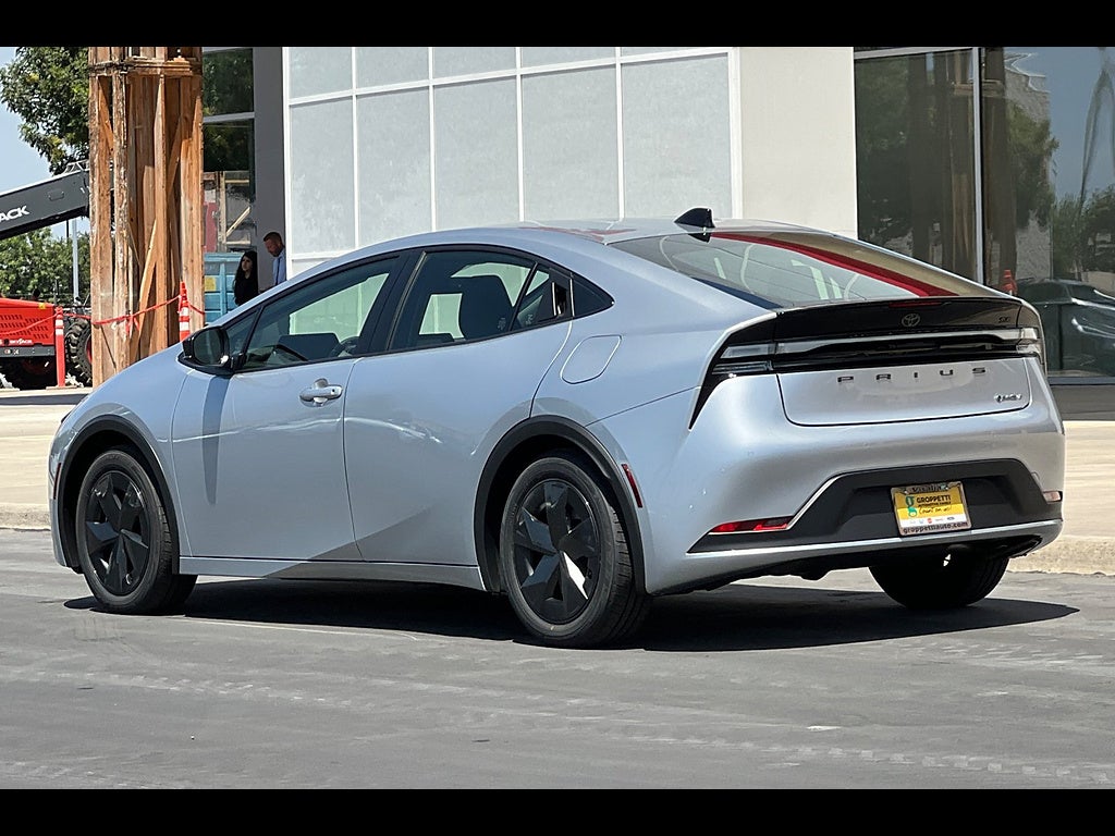 2026 Toyota Prius Plug-in Hybrid SE